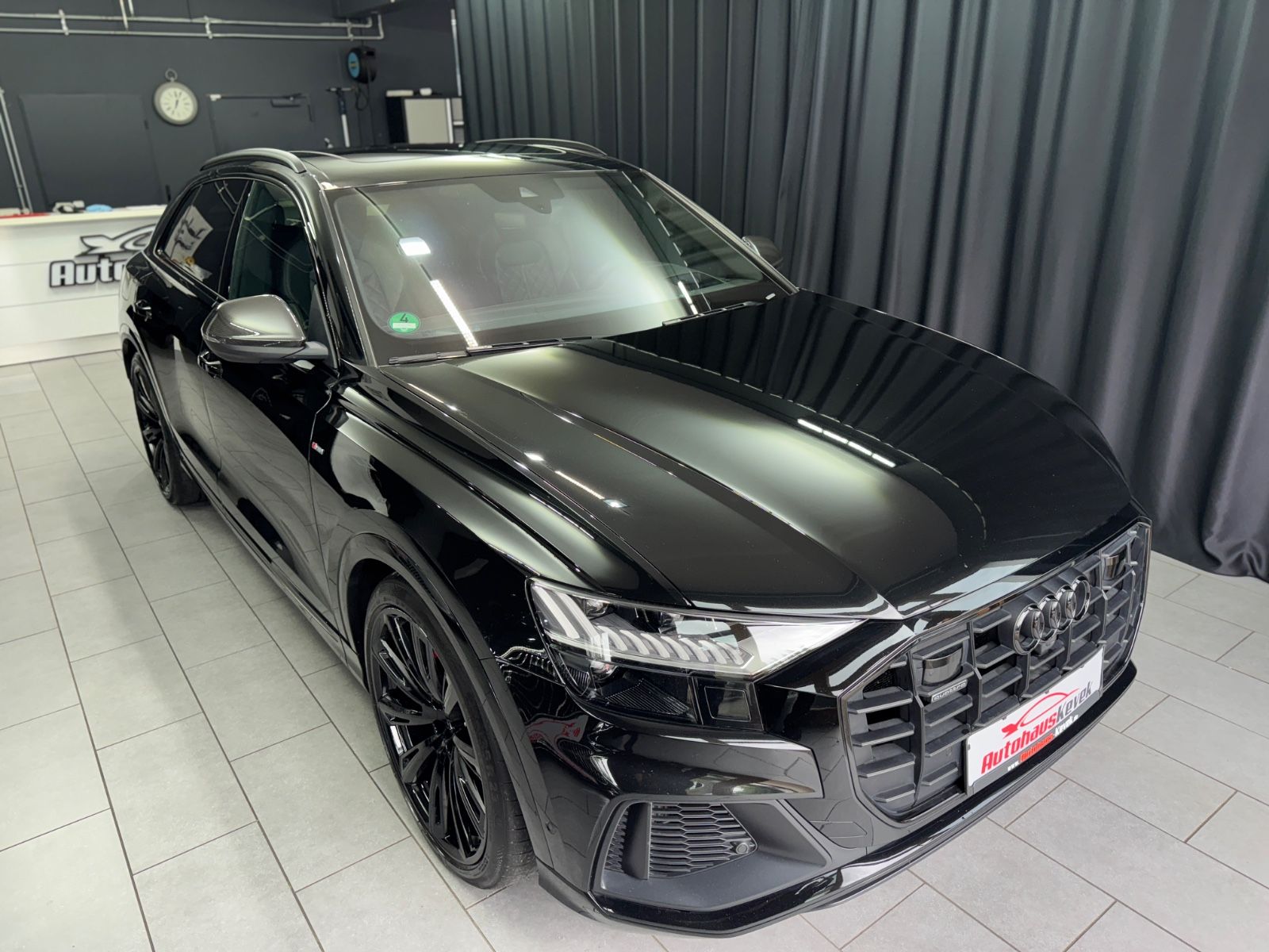 Fahrzeugabbildung Audi Q8 55 TFSI e quattro|B/O|EXCLUSIVE|RS-SITZE|VOLL