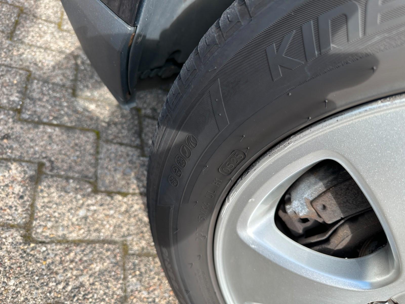 Volvo V70 2007 — photo 14