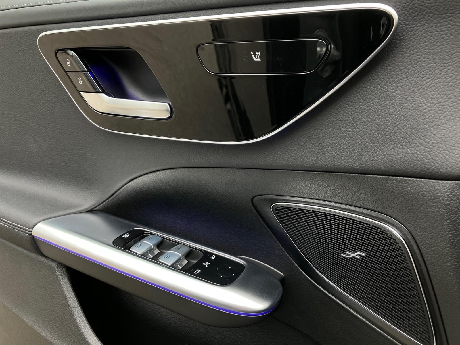 Fahrzeugabbildung Mercedes-Benz C 400 e 4M **AMG*NIGHT*MBUX PREMIUM*FAHRASSIST*