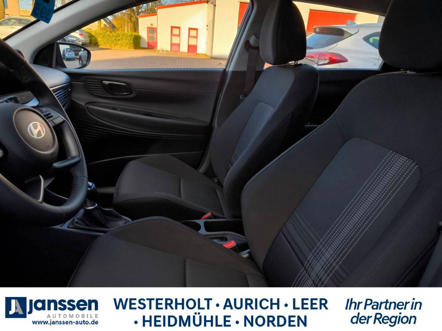 Fahrzeugabbildung Hyundai BAYON Select, PDC hinten, Klima, Navi, Rückfahr