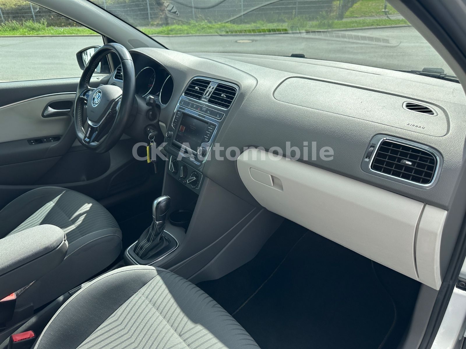 Fahrzeugabbildung Volkswagen Polo V Fresh 1.2 TSI DSG/Klimaanlage/SHZ/PDC