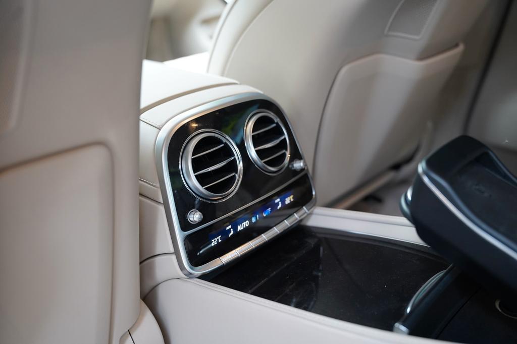 Mercedes-Benz S 600
