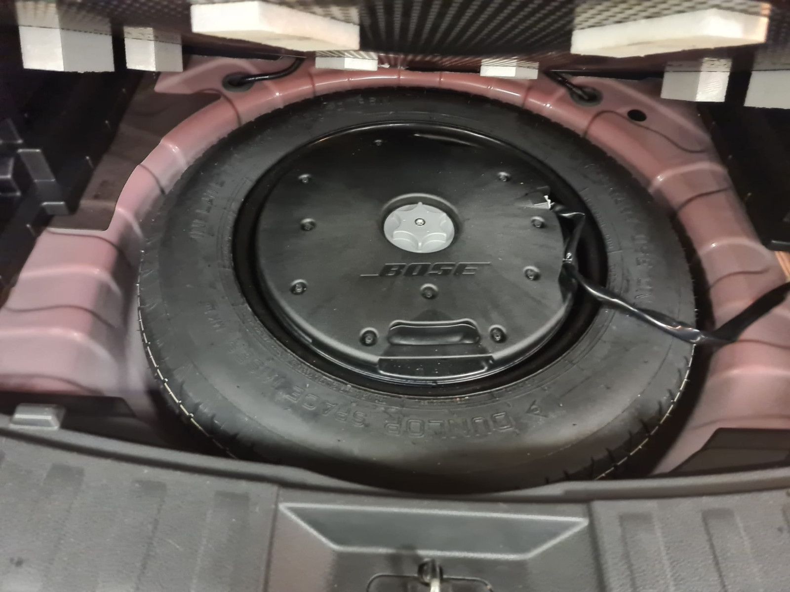 Fahrzeugabbildung Nissan X-Trail Tekna /NUR 40.TKM/SCHECKHEFT/LED/BOSE