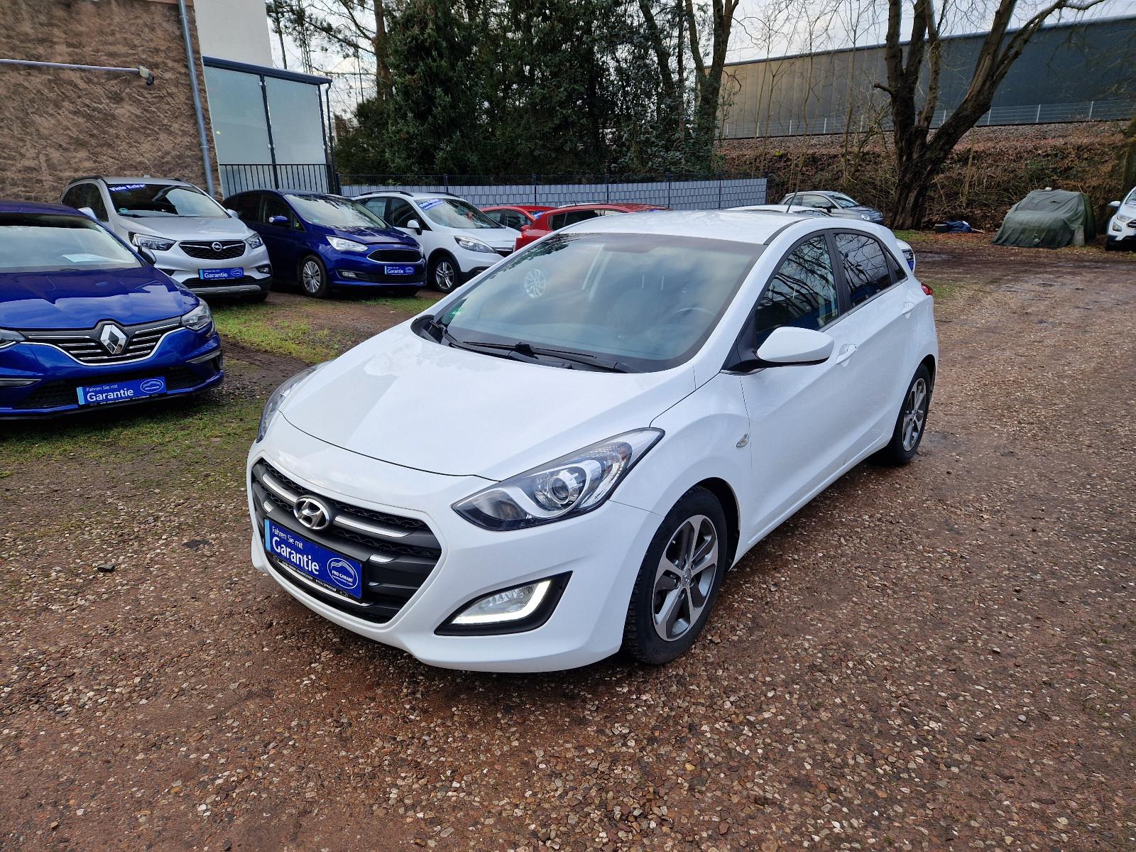 Hyundai i30 1.6 AUTOMATIK Klimatro 68Tkm Sitzhzg Tempom