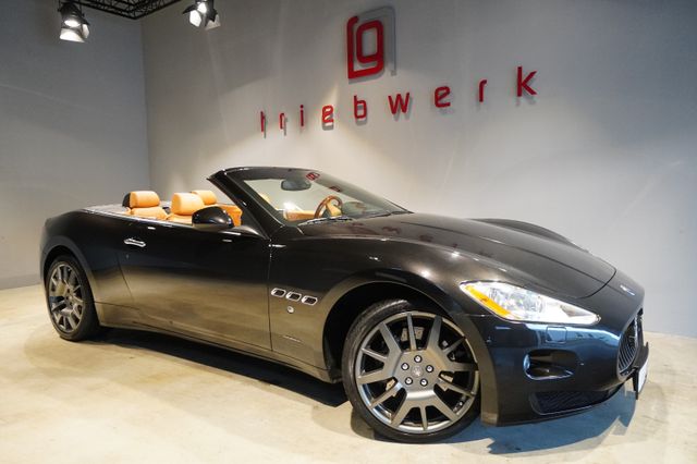 Maserati GranCabrio 4.7 V8 Automatik*nur 41 Tkm *U-frei*