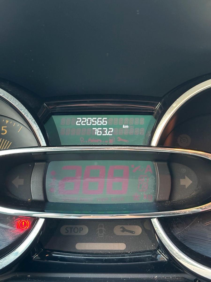 Renault Clio 2014 — photo 10