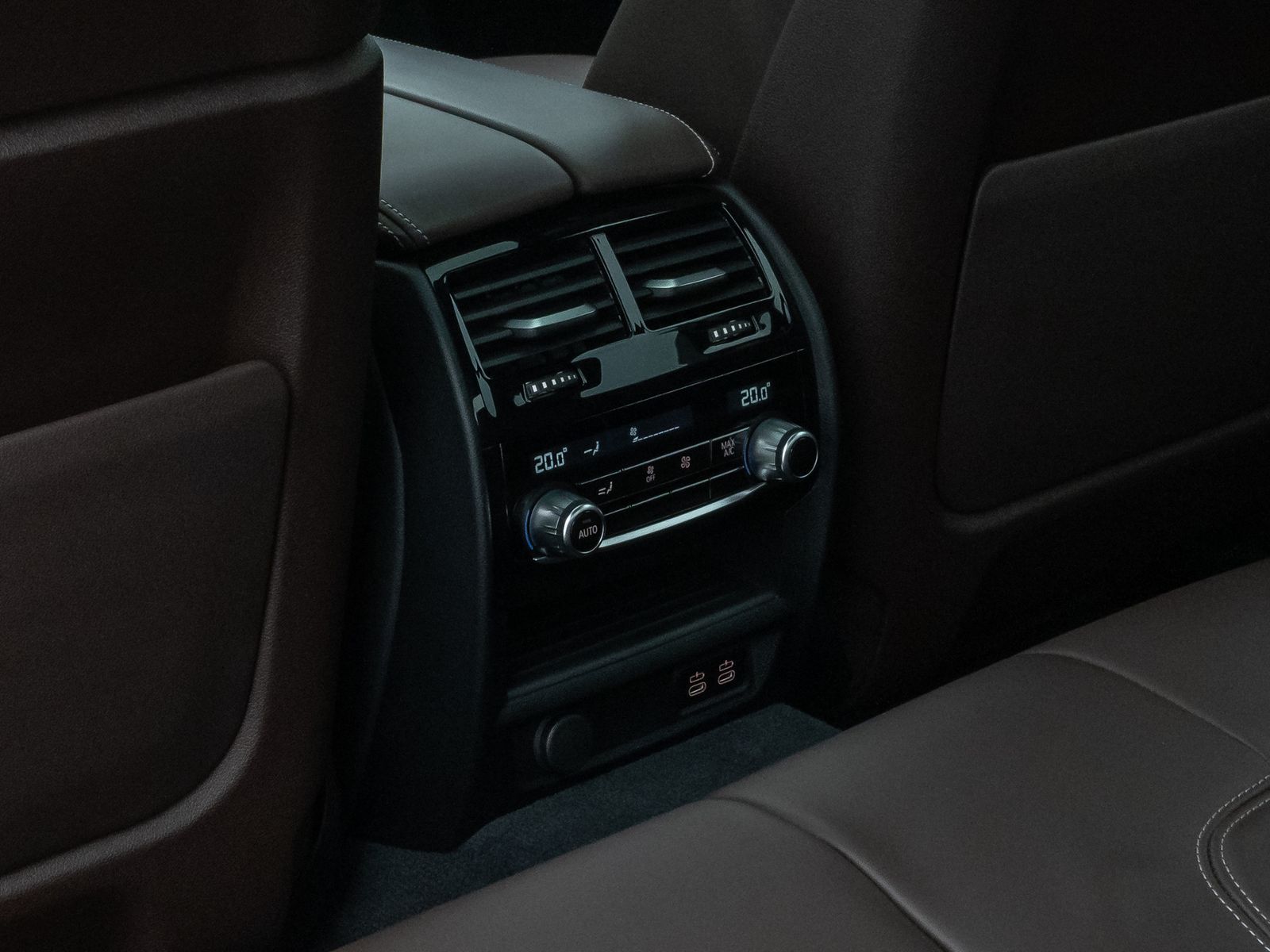 Fahrzeugabbildung BMW 540i xD M Sport Glasdach Kamera DAB H/K Massage