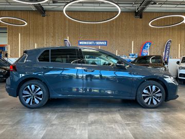 MYAUTOCENTER – Gebraucht- und Jahreswagen mit Werkstattservice in Pfaffenhofen Volkswagen Golf VIII *Keyless*Totwinkel*ACC*PDC*LED*VOLL