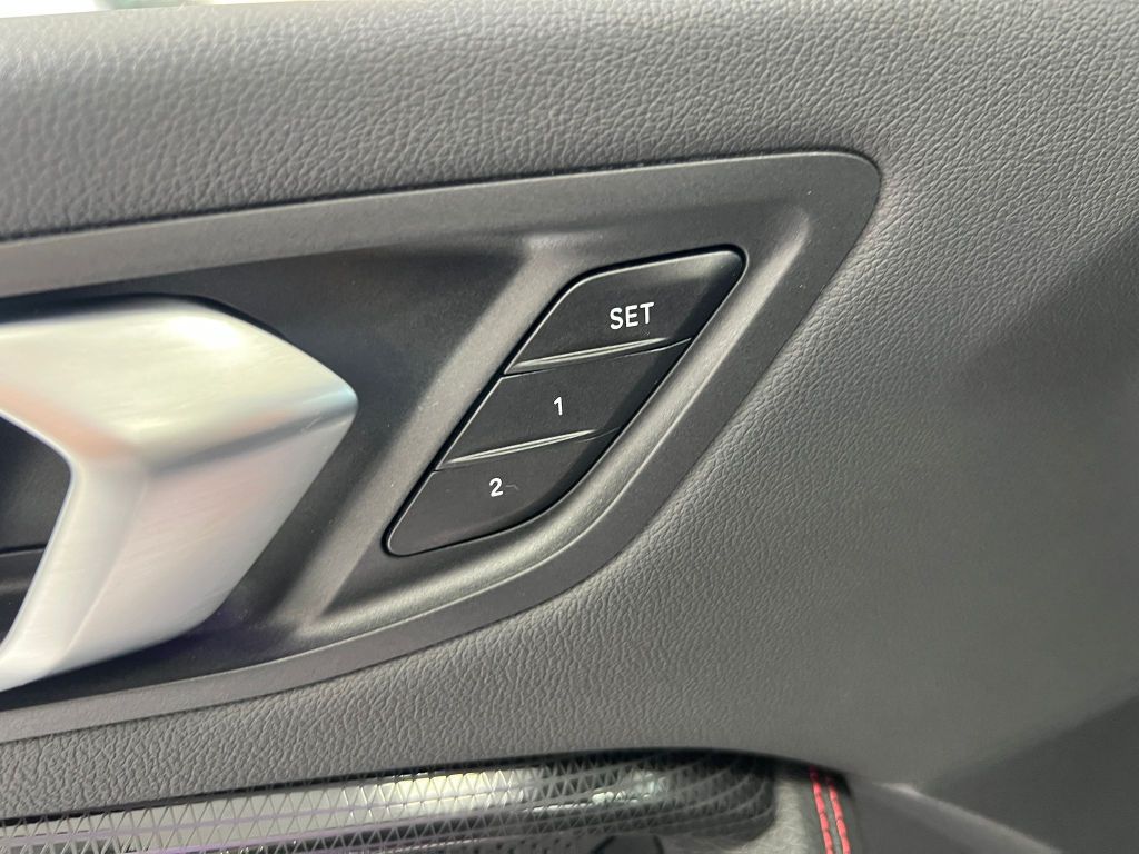 BMW 128 ti M-Sport*LEDER*LED*HUD*KEYL*MEMO*KAM*ALARM