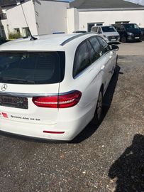 Mercedes E 200 - 4