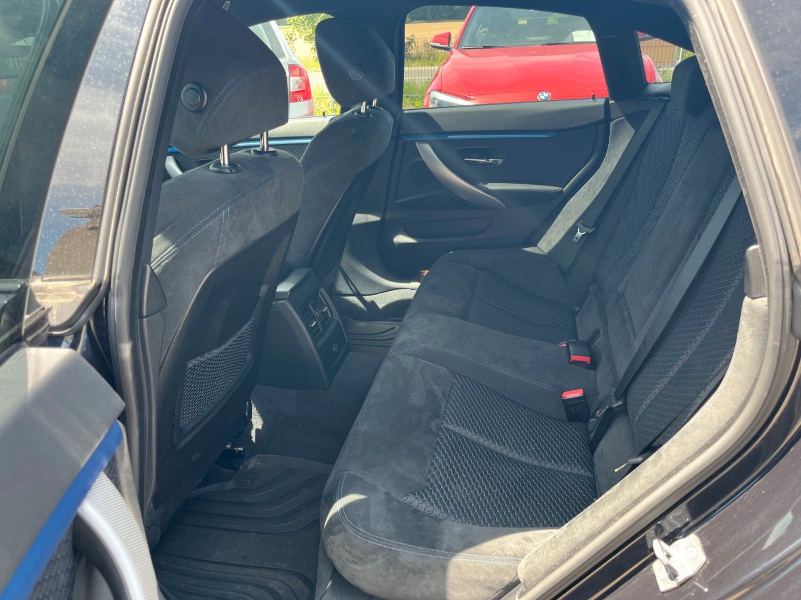 Fahrzeugabbildung BMW 420i Gran Coupé Sport-Aut. M SPORTPAKET Navi LED