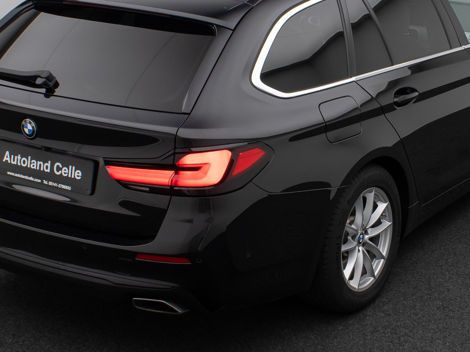 Fahrzeugabbildung BMW 530d  Panorama Kamera Laser HUD DAB HiFi Komfort