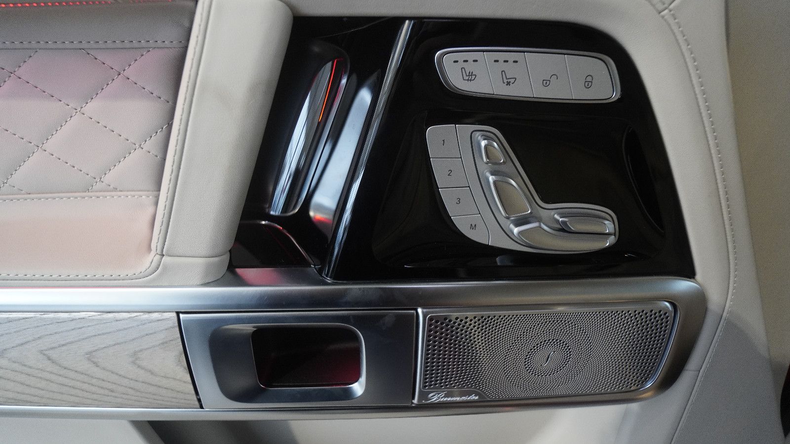 Mercedes-Benz G 63 AMG*DESIGNO*STAHZ*GLASDACH*22 ZOLL* foto 17