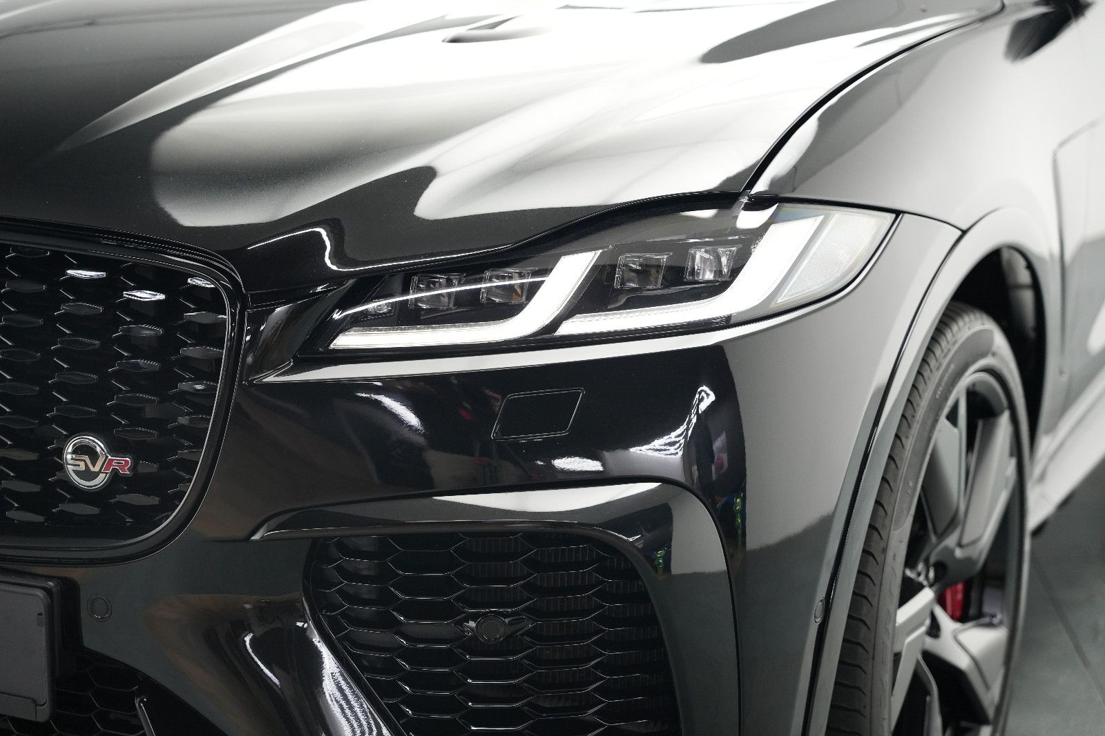 Fahrzeugabbildung Jaguar F-Pace SVR *Panorama*MeridianSurround*360°Memory
