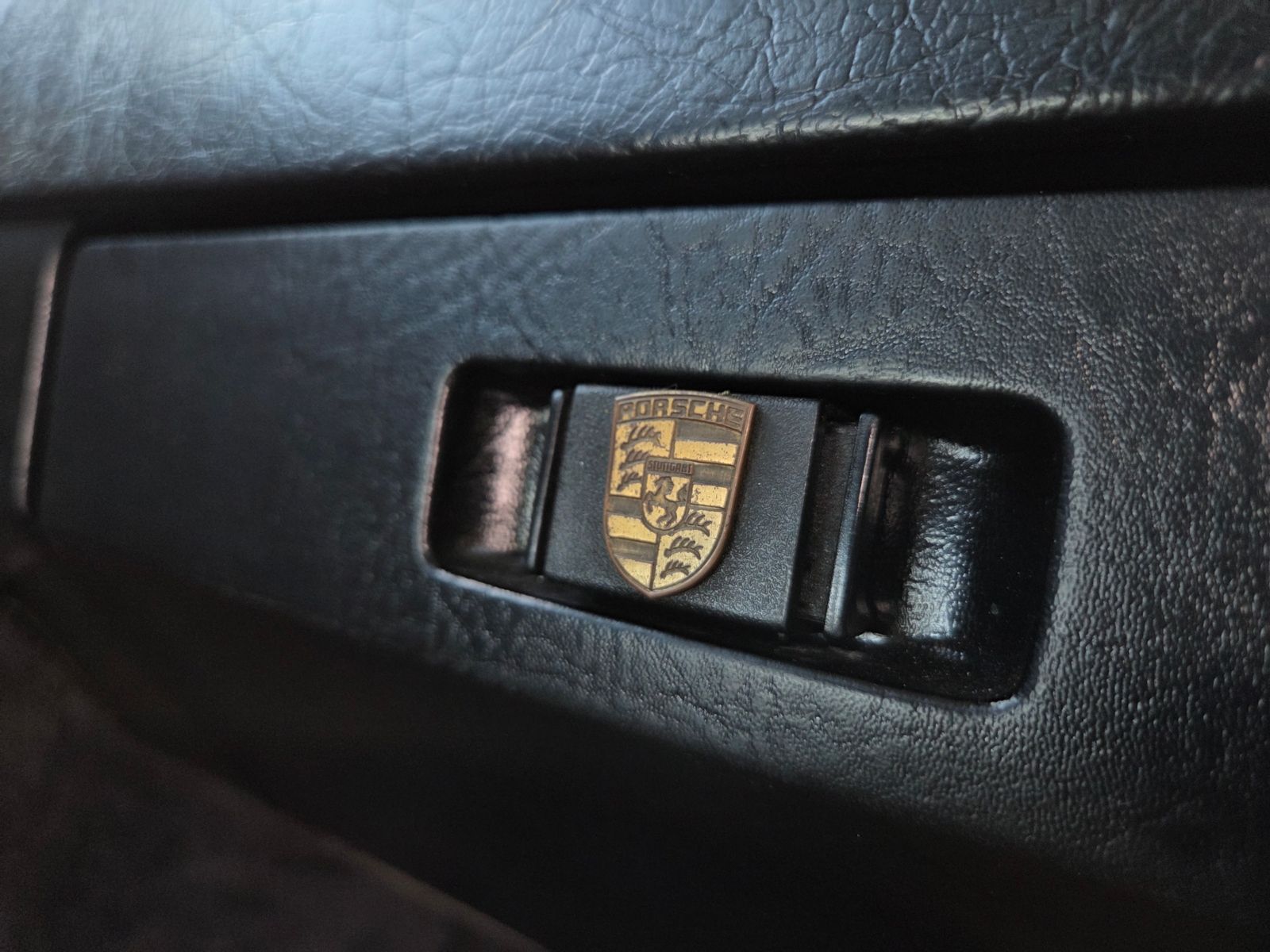 Fahrzeugabbildung Porsche 944 Basis Coupe DEUTSCHES FAHRZEUG H-KENNZEICHEN