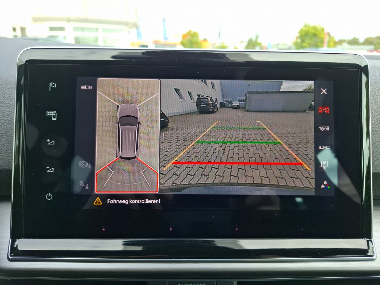 Fahrzeugabbildung SEAT Tarraco TSI FR DSG 4Drive LED AHK Navi Pano AID