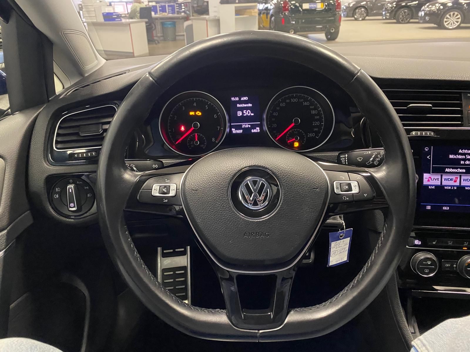 Fahrzeugabbildung Volkswagen Golf 1.0 TSI Join+ALLWETTER+KLIMA+SITZHEIZ+NAVI+