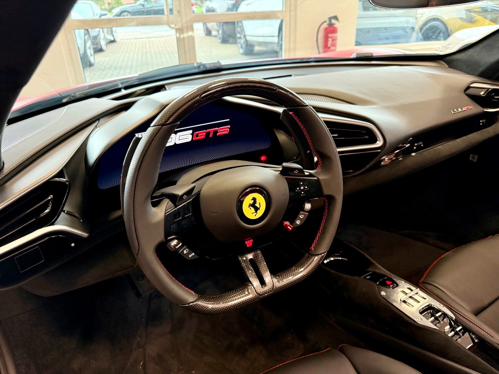 Fahrzeugabbildung Ferrari 296 GTS "Special Color" / LIFT / SURROUND VIEW