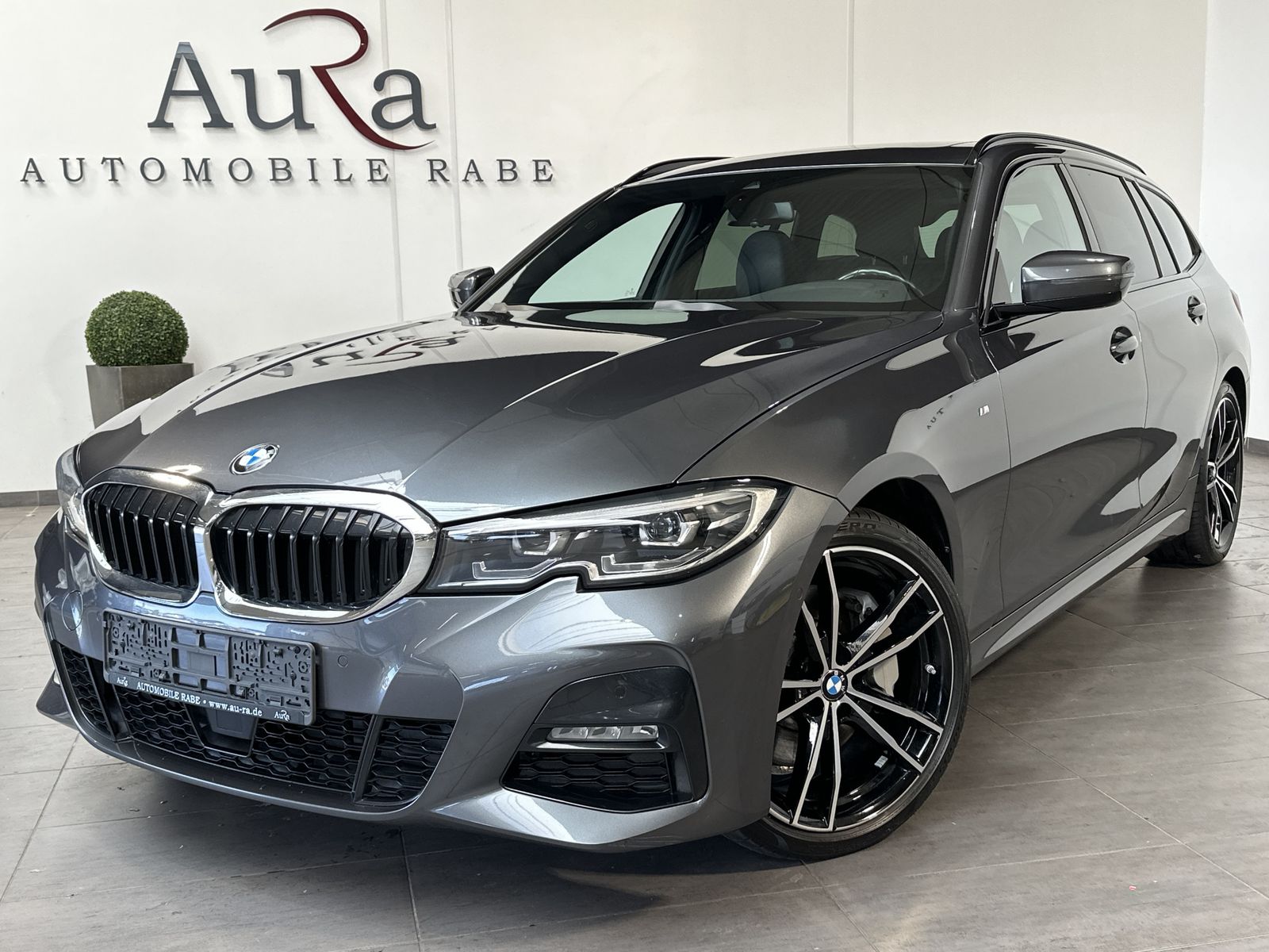 Fahrzeugabbildung BMW 330d Touring xDrive M-Sport NAV+LED+ACC+PANO+KAM