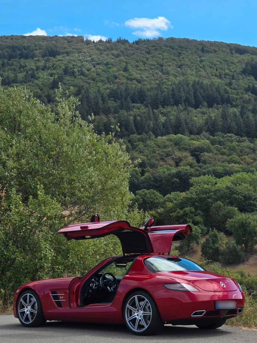 Fahrzeugabbildung Mercedes-Benz SLS AMG/BRD/Fast wie neu/Full Carbon/1A Historie