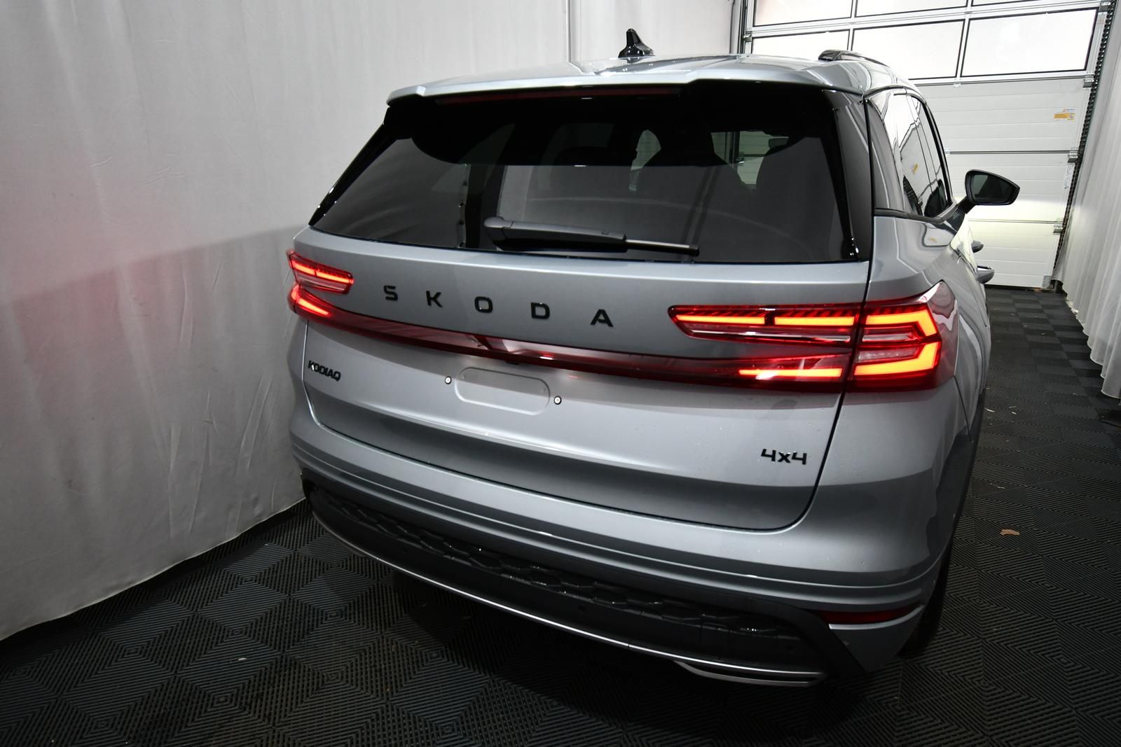 Skoda Kodiaq 2.0 TDI 4x4 DSG Sportline - Pano, AHK, Na imagem 3