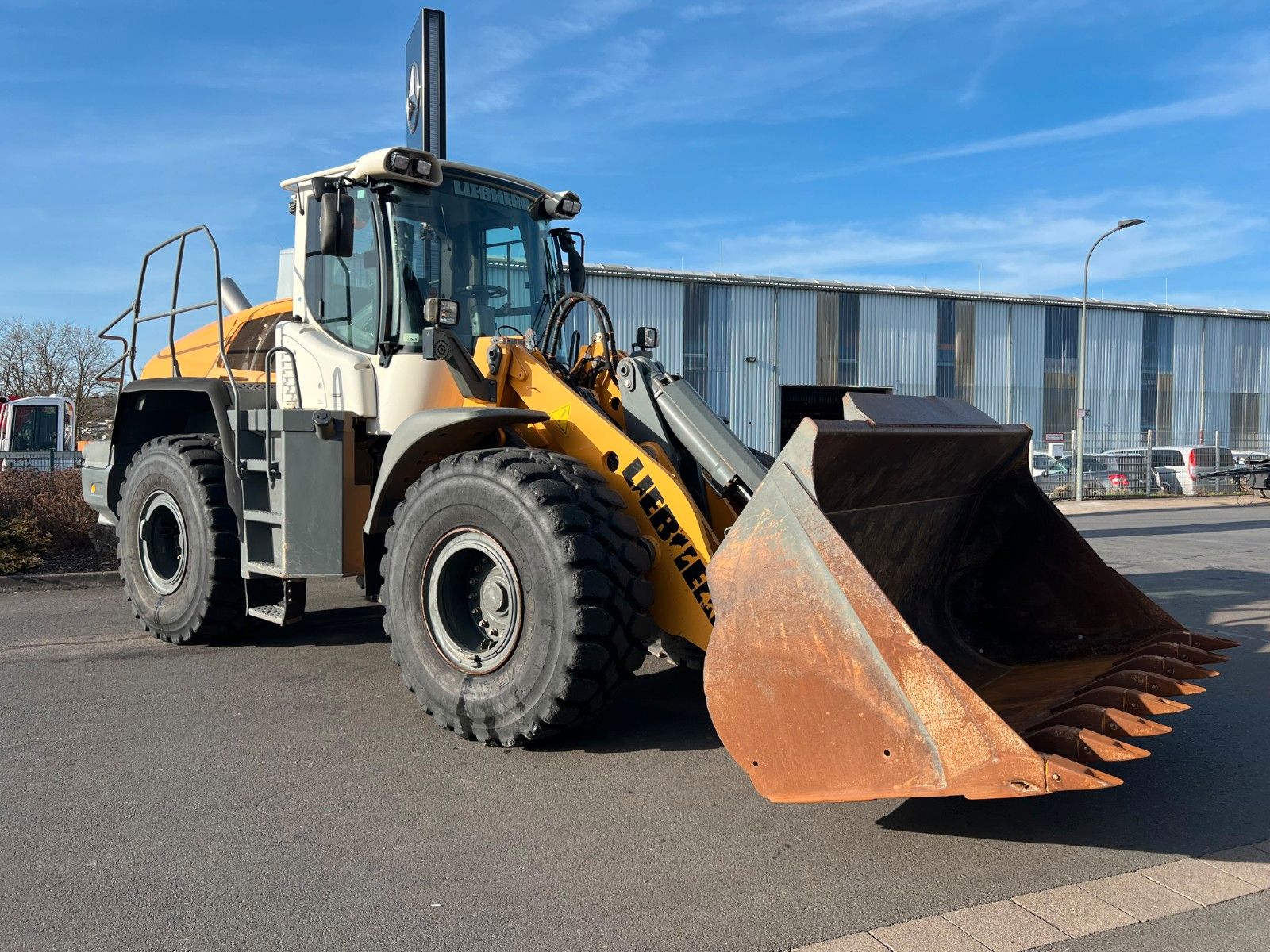 Fahrzeugabbildung Liebherr L 556 / 5.574h / Waage / Zentralschmierung