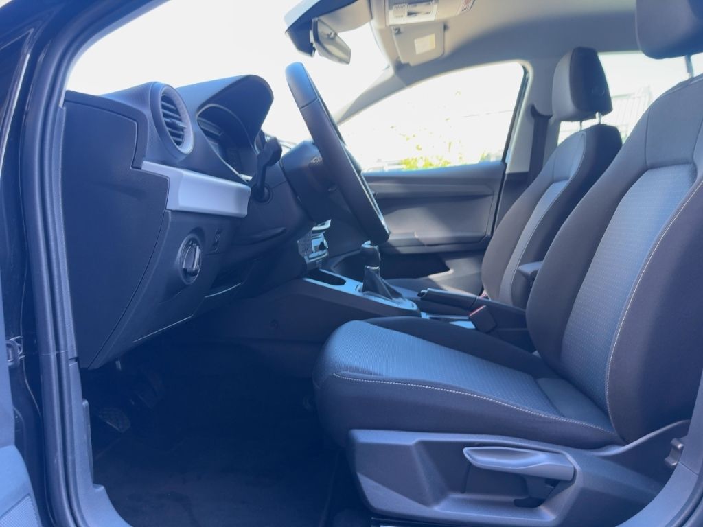 Fahrzeugabbildung SEAT Ibiza Style Apple CarPlay / Android Auto, SHZ
