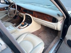 Fahrzeugabbildung Jaguar Daimler 4.0 Super V8 *MwSt. / LWB / Voll*