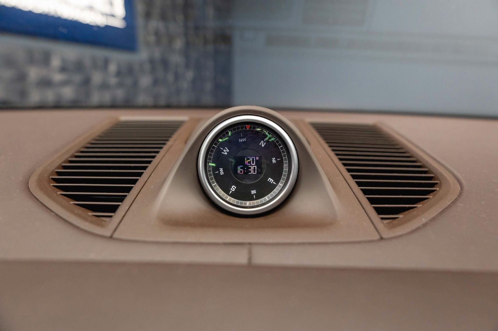 Fahrzeugabbildung Porsche Macan Turbo Sport-Design Chrono+ *Pano*DAB*LED*