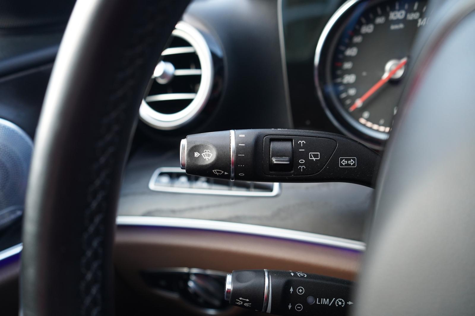 Mercedes-Benz E220 dT-Modell Avantgarde Klimaaut. Navi LED AHK