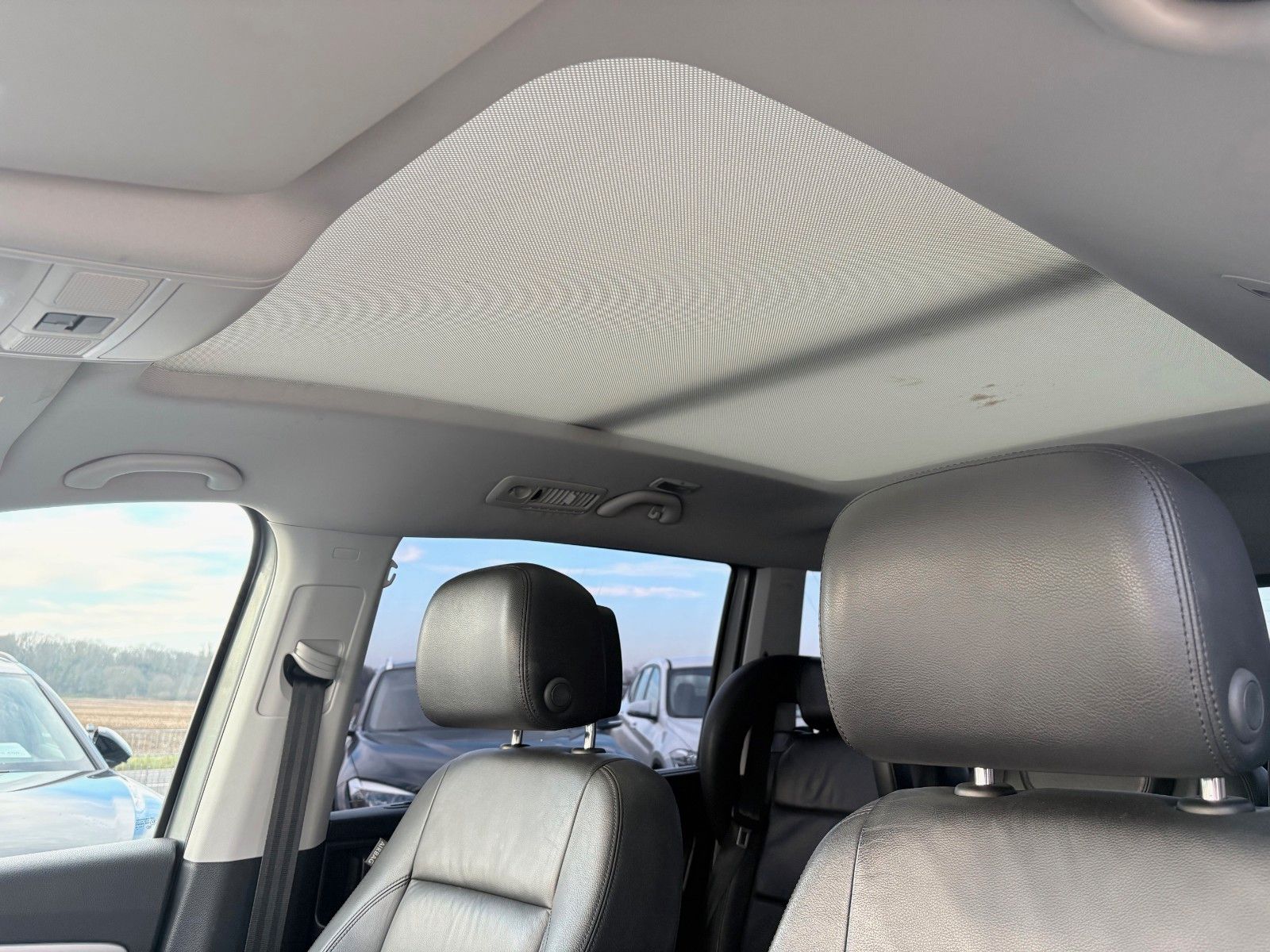 Fahrzeugabbildung Volkswagen Sharan HIGHLINE 7-SITZER Navi Leder Kamera SPORT