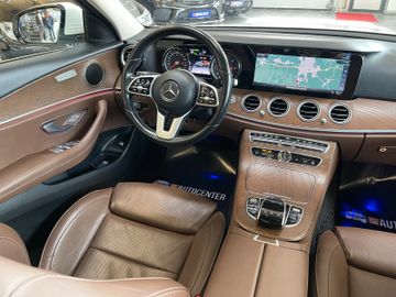 Mercedes-Benz E 300 de Lim. Aut. Avantgarde *LED*LEDER*PANO*