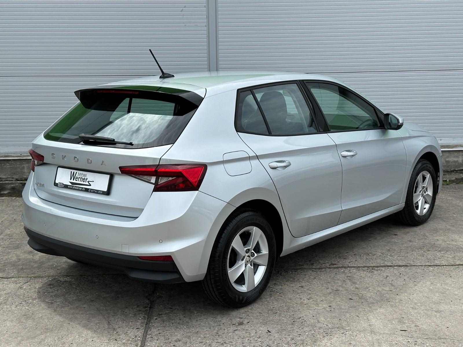 Skoda 80PS Selection V.Cockpit Climatronic PDC/H LM15"