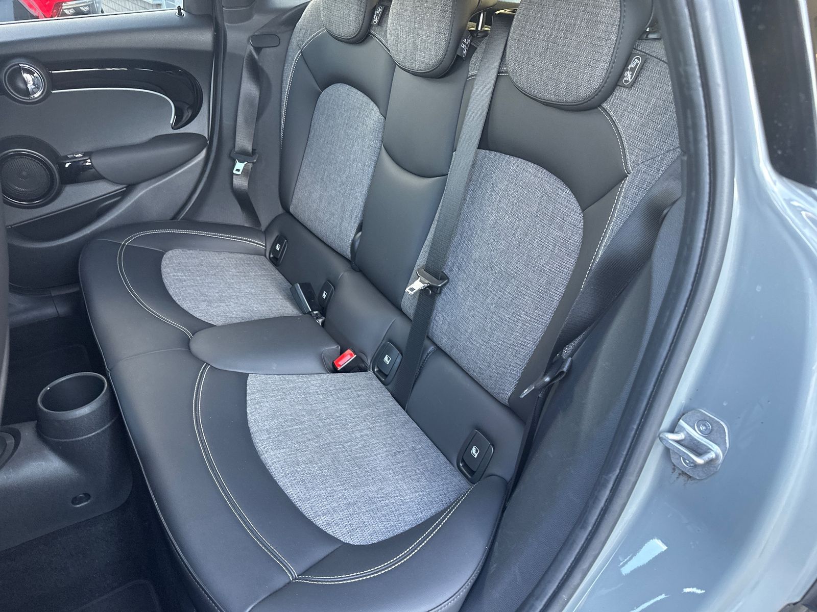 Fahrzeugabbildung MINI Cooper S Aut. Classic Trim NAV+LED+KEYLESS