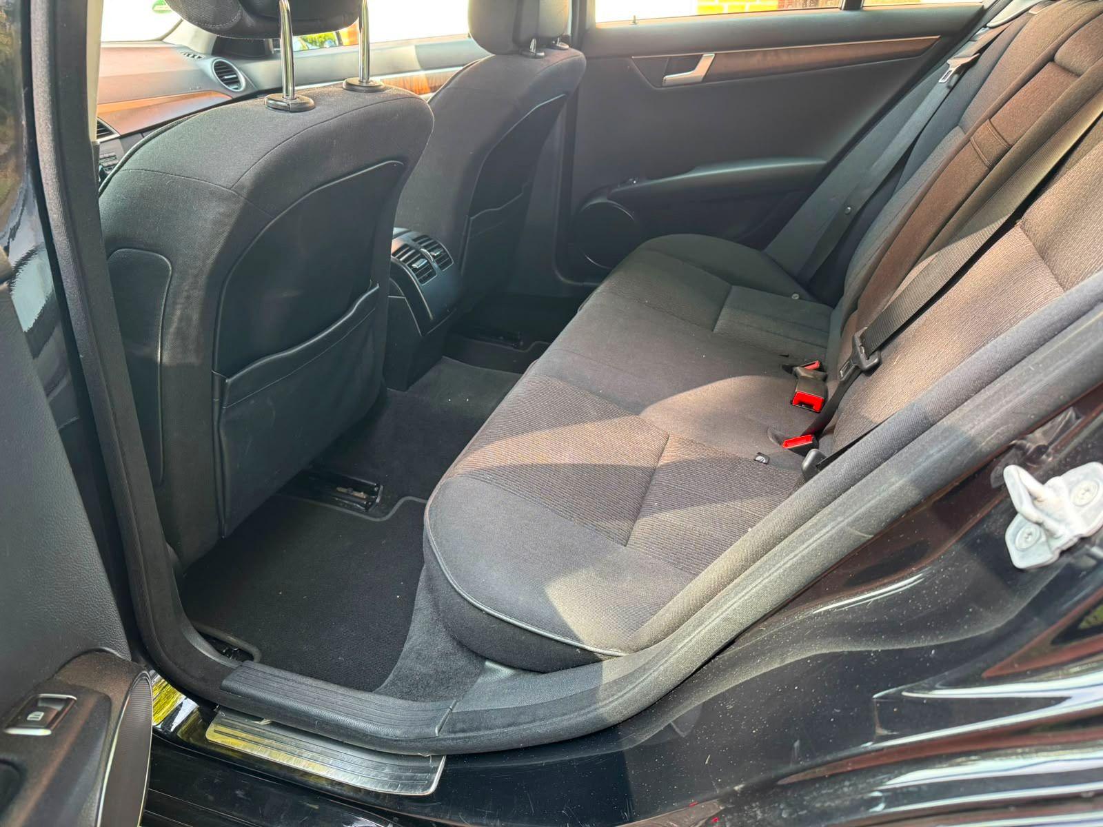 Mercedes-Benz C180 2013 — photo 11