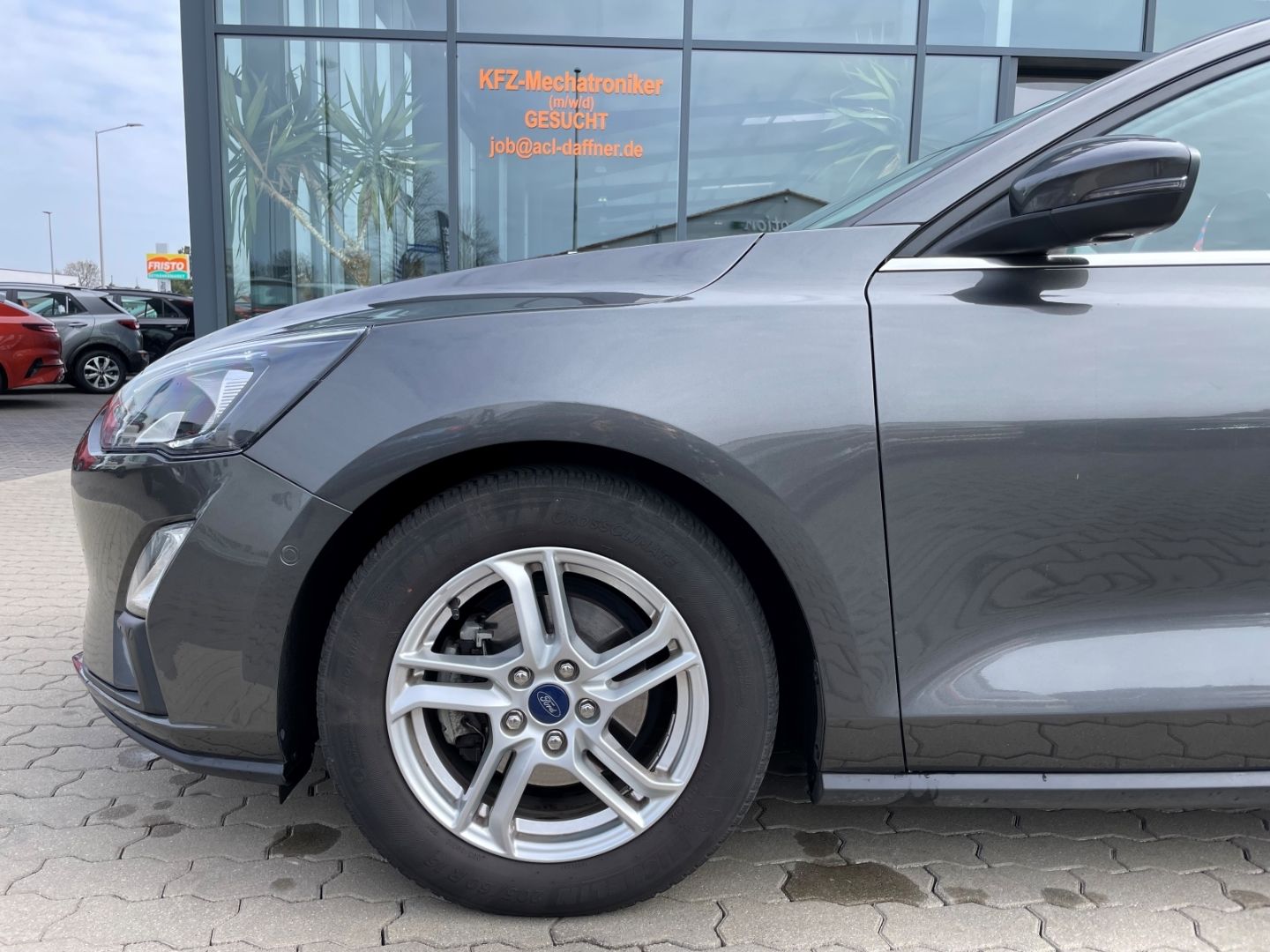 Fahrzeugabbildung Ford Focus C&C MHEV Kamera VerkehrszeichenERK DAB