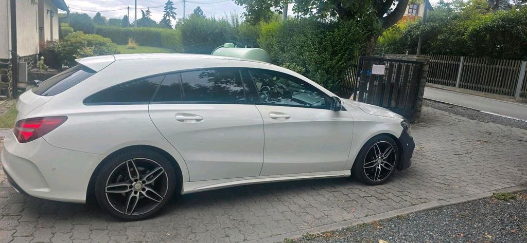Image of Mercedes-Benz CLA 180 Shooting Brake