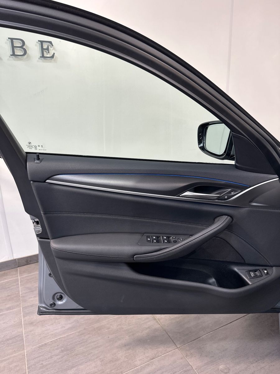 Fahrzeugabbildung BMW 530 e Touring M-Sport NAV+LED+AHK+ACC+360°+18ZO