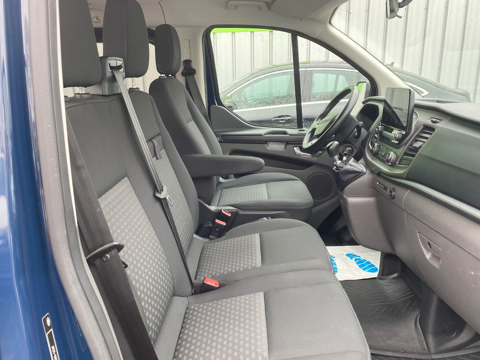 Fahrzeugabbildung Ford Transit/TourneoCustom Kombi 320 L1 Trend,9Sitze