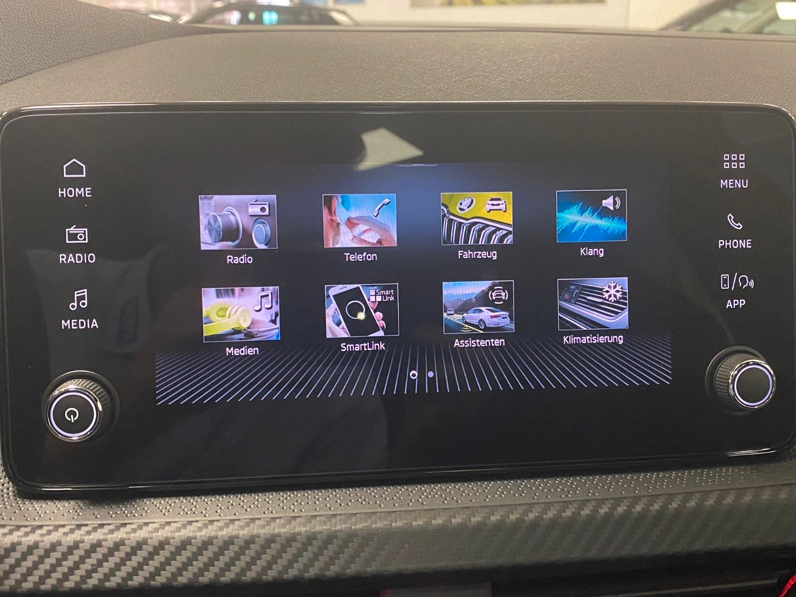 Fahrzeugabbildung SKODA Kamiq 1.0 TSI DSG Monte Carlo+MATRIX+PANORAMA+BC