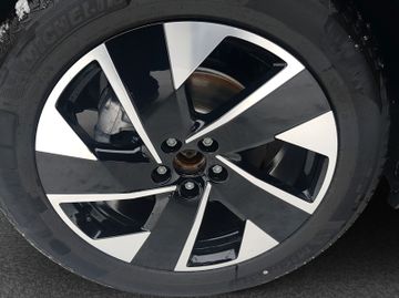 Fotografie 15 des Opel Grandland (X) Grandland 1.2 Ultimate Allwetter Matrix Head-Up