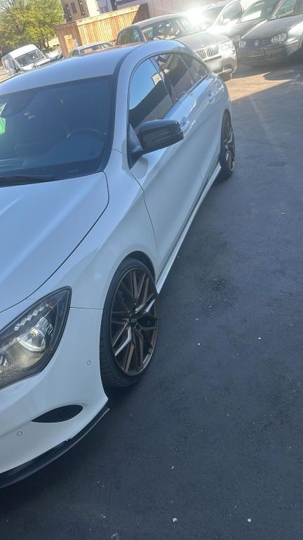 Image of Mercedes-Benz CLA 200 Shooting Brake