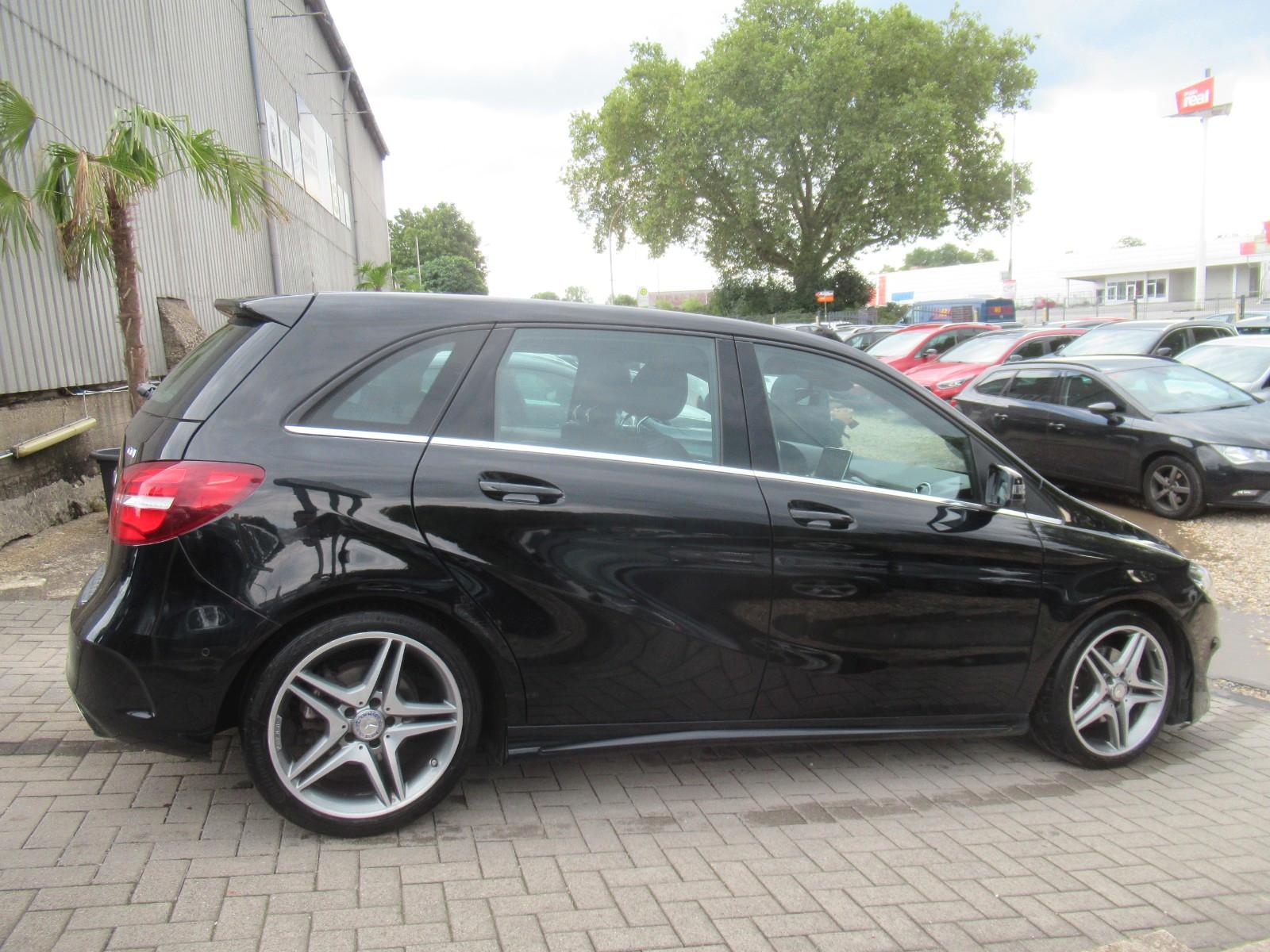 Mercedes-Benz B 200 CDI / d AMG- AMG-NAVI-PANO-LEDER-LED-SHZ-2
