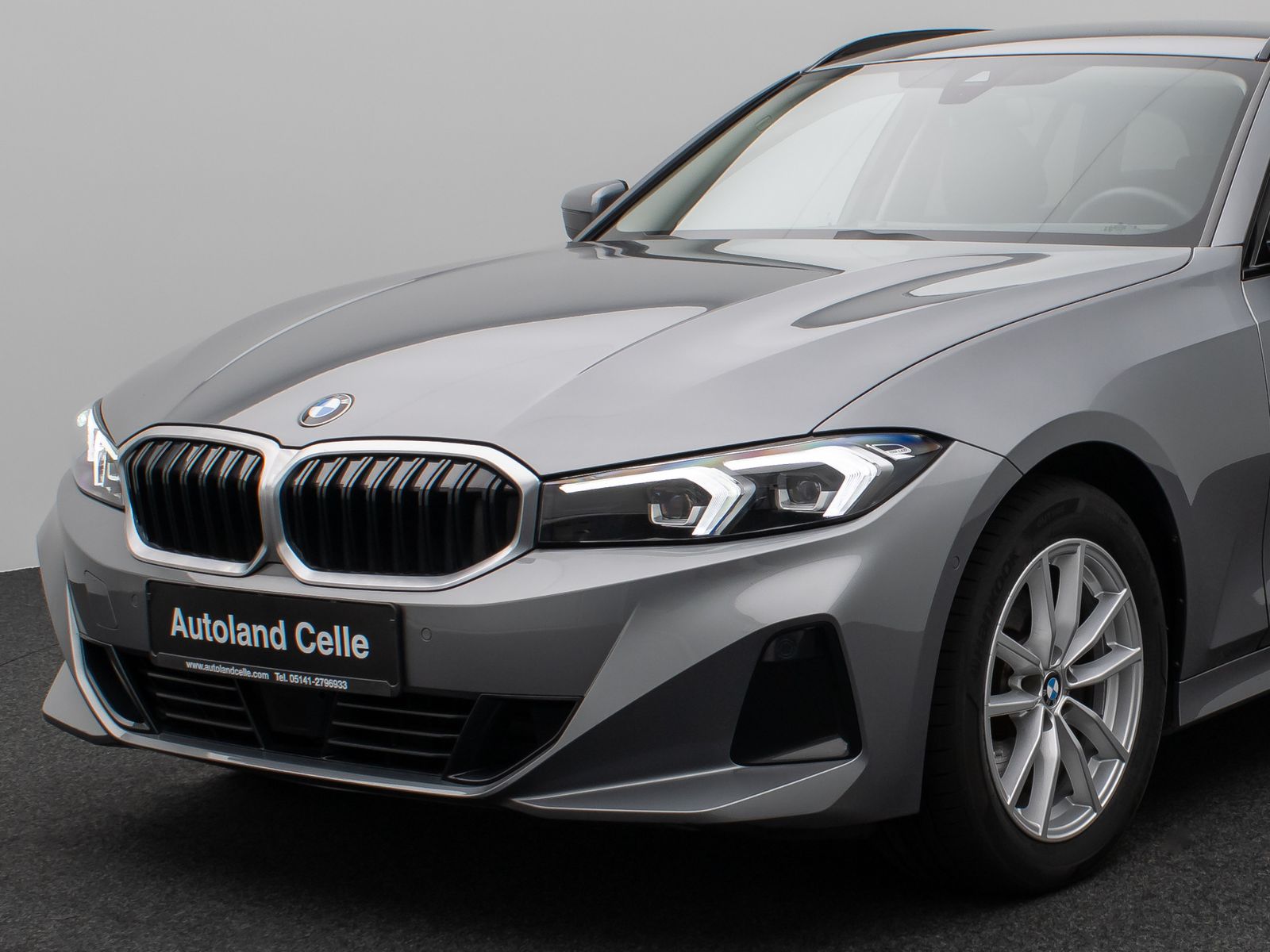 Fahrzeugabbildung BMW 320d Kamera DAB HiFi Fernlichtassist Stop&Go LED