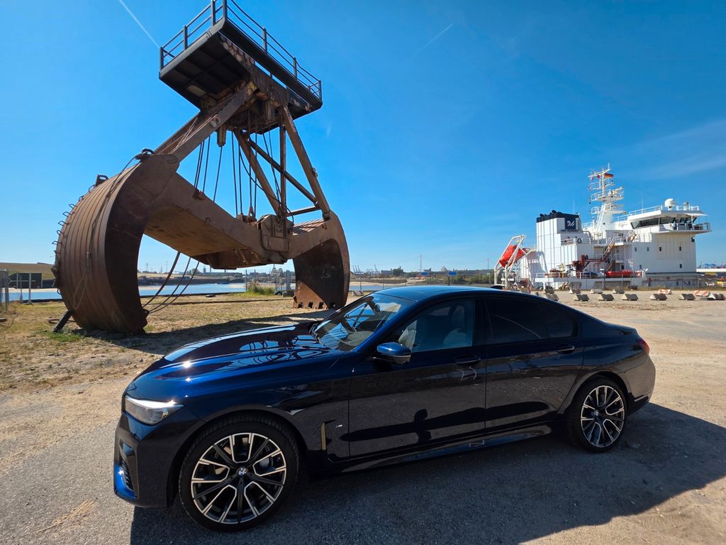 Image of BMW 730