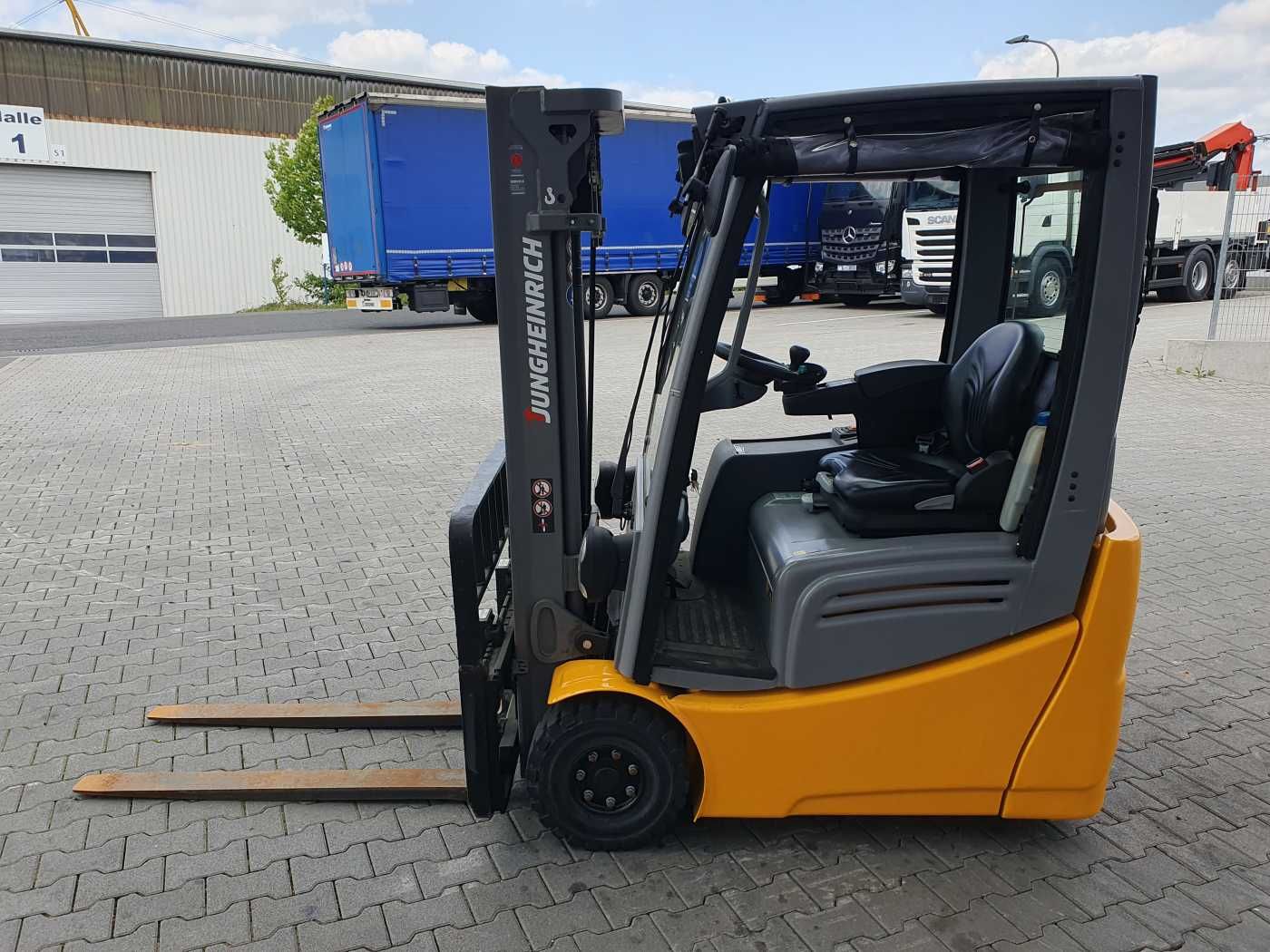Fahrzeugabbildung Jungheinrich EFG 215 / Triplex: 4.25m! / SS / nur 1.368h!