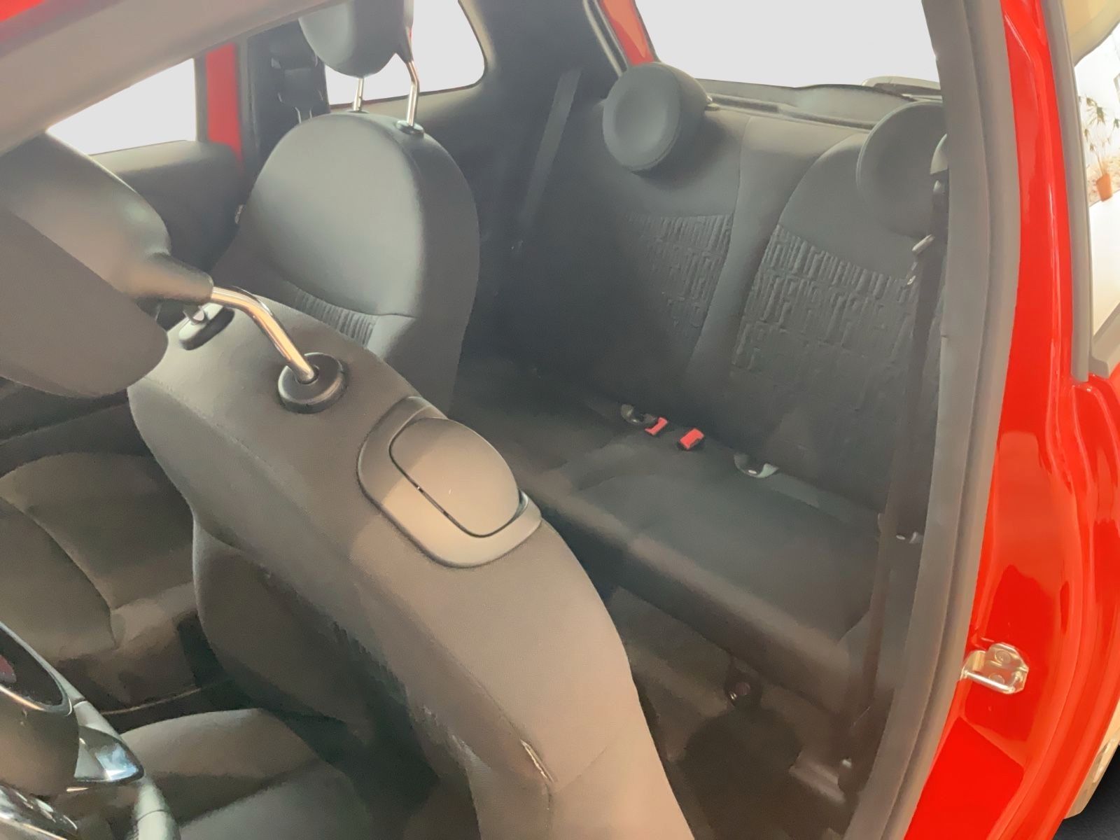 Fahrzeugabbildung Fiat 500 1.0 GSE Hybrid + Ganzjahresreifen