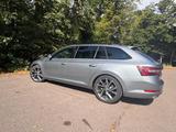 Skoda Superb 1.8 TSI DSG SportLine Combi SportLine - Skoda Superb: Sport