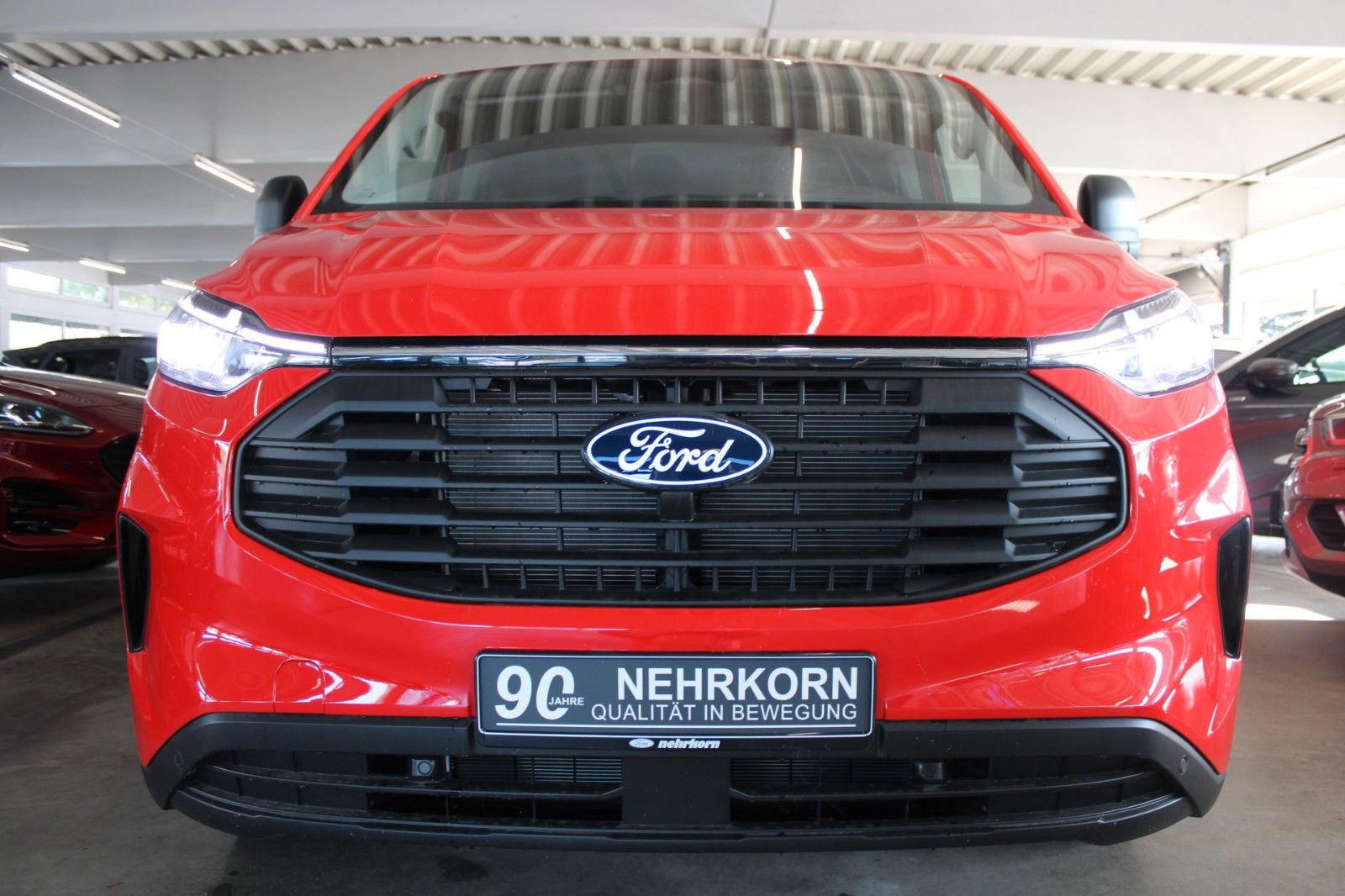Fahrzeugabbildung Ford Transit Custom TREND L2 Kasten AHK Dachträger