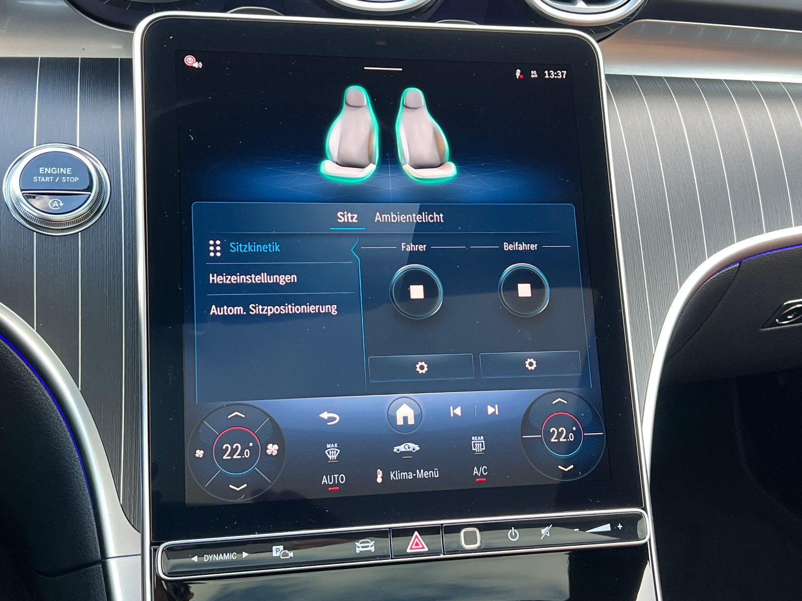 Fahrzeugabbildung Mercedes-Benz CLE 200 AMG LINE PREMIUM PANORAMA SITZKLIMA